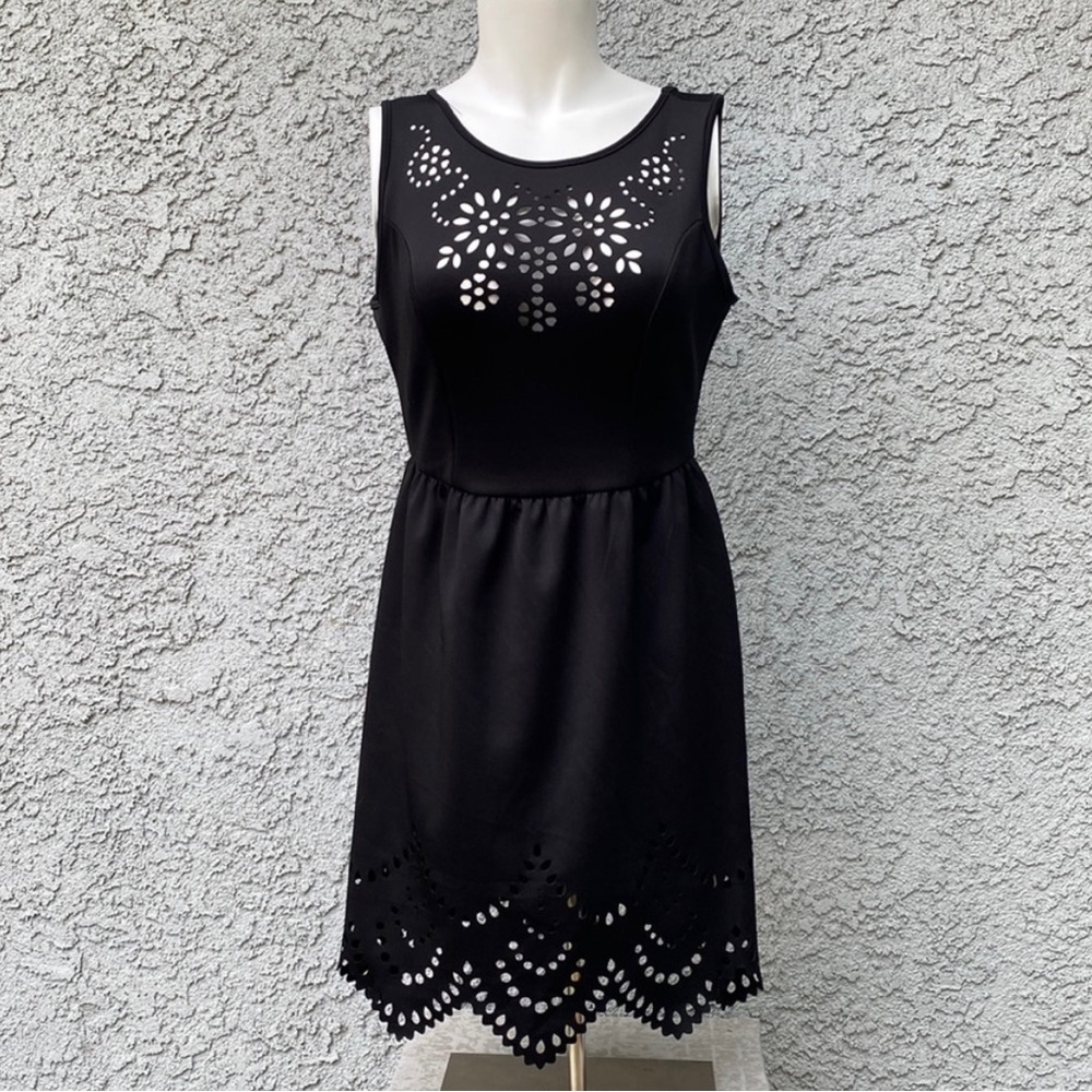 Romeo & Juliet Couture Laser Cut Flowers Little black dress LBD Stretchy Skater